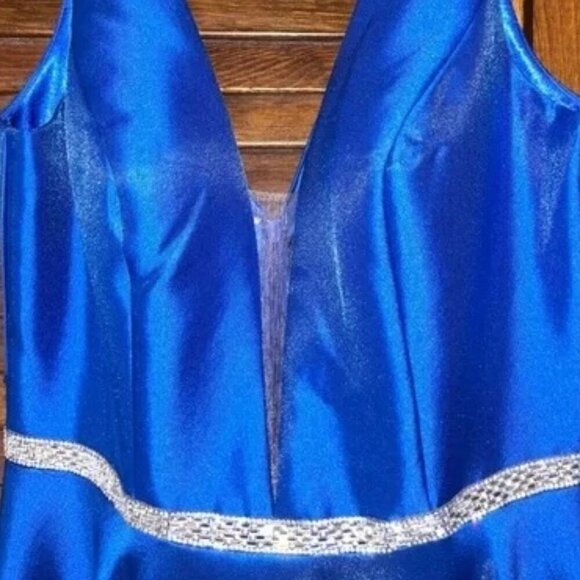ED YOUNG Blue Formal Gown Prom Dress Size Small (4) + Garment Bag NWT - Picture 10 of 14
